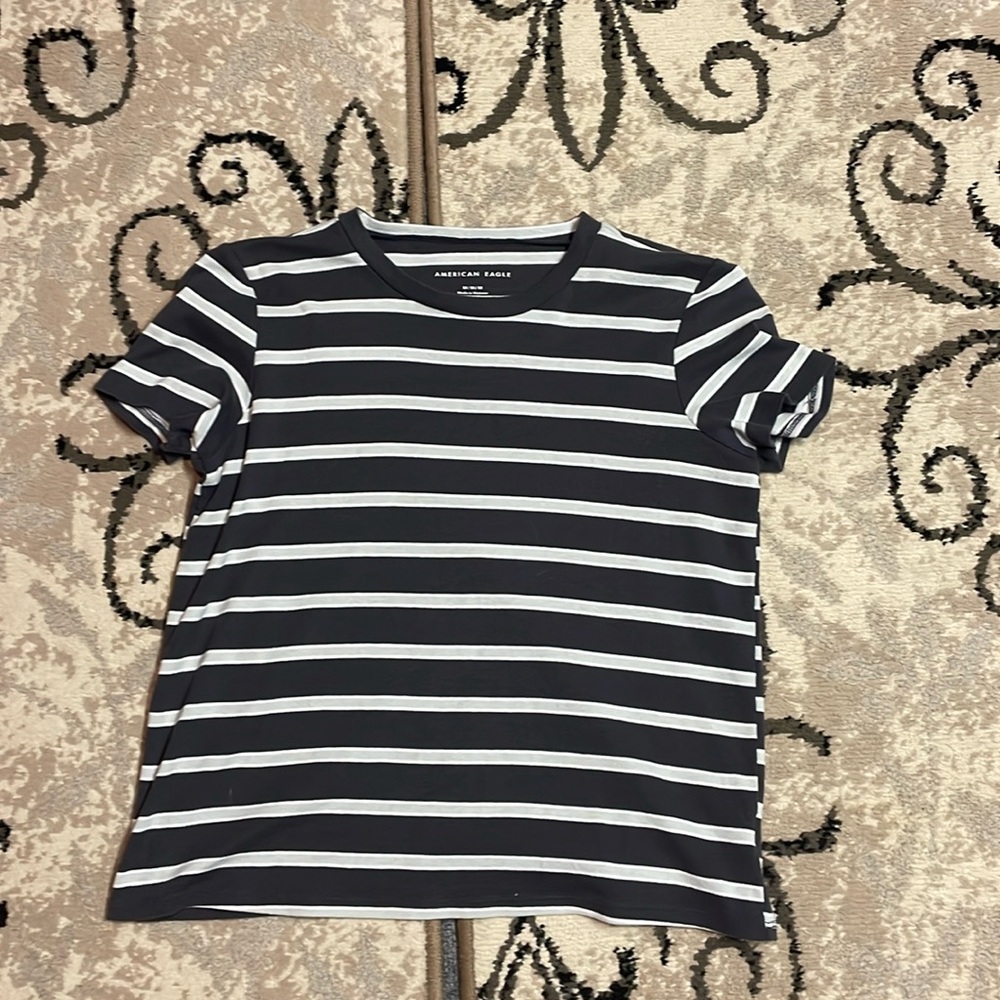 American Eagle Gray and light green striped tee